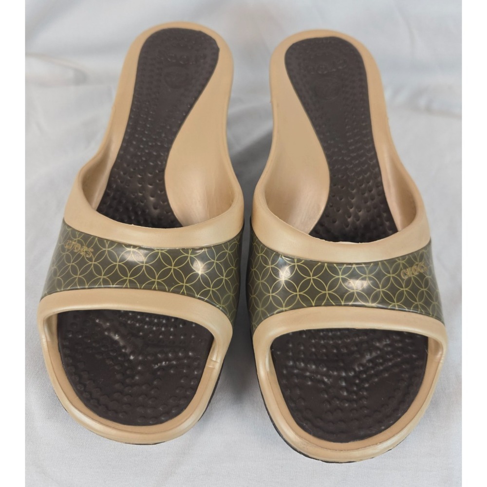Crocs Sassari Wedge Slide Sandals Womens Sz 7 Brown Green Tan Geometric Y2K